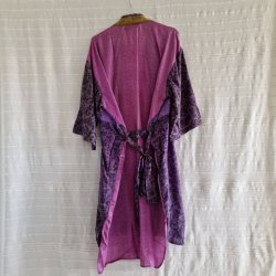 Silke kimono bygebjerg tone i tone kort med blte No.6