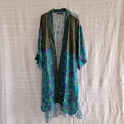 Silke kimono bygebjerg tone i tone kort med blte No.9