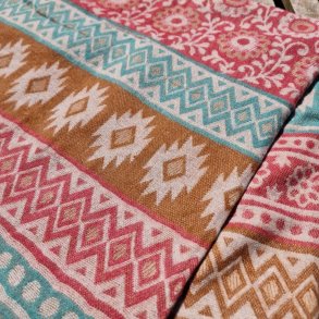 Grafisk uldtppe rosa/turkis