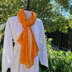 Orange t�rkl�de med hvid bort