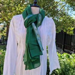 Gr�nt t�rkl�de med hvid bort