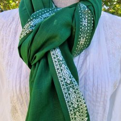 Gr�nt t�rkl�de med hvid bort