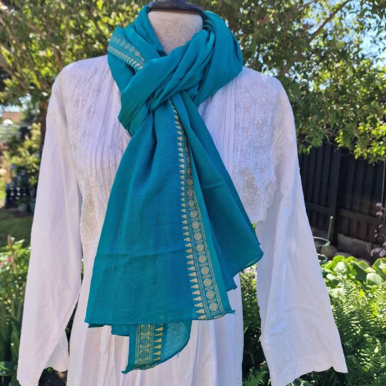 Turkisgrnt trklde med gylden bort