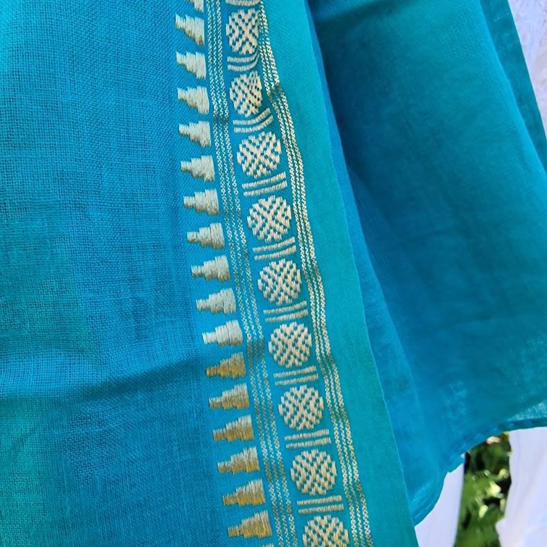 Turkisgrnt trklde med gylden bort