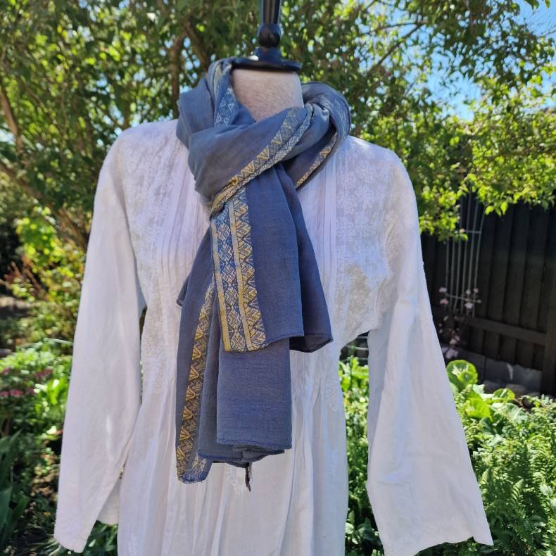 Gr�bl� t�rkl�de med fin gylden bort 