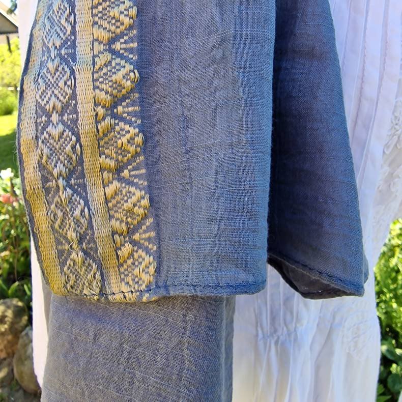 Gr�bl� t�rkl�de med fin gylden bort 