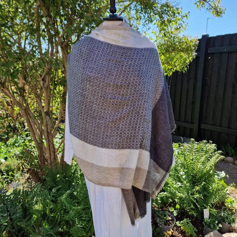 Unisex halstrklde i mixuld gr/brun