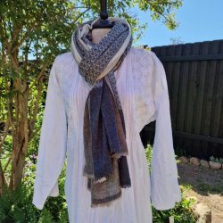 Unisex halstrklde i mixuld gr/brun