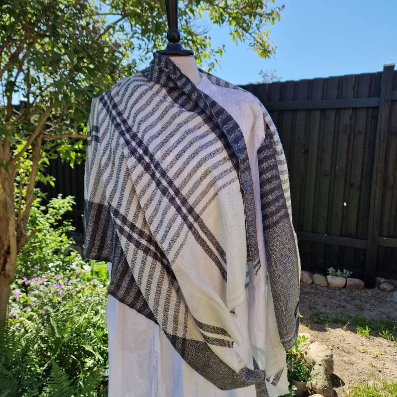 Unisex halstrklde mixuld i klassisk mnster