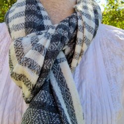 Unisex halstrklde mixuld i klassisk mnster