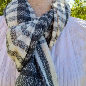 Unisex halstrklde mixuld i klassisk mnster