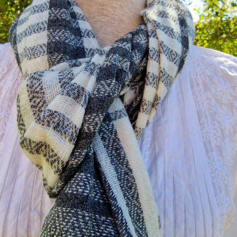 Unisex halstrklde mixuld i klassisk mnster