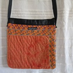 Unik taske med firkantede spejle