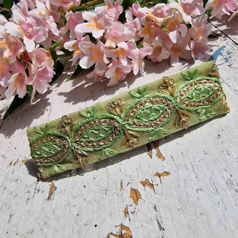 Grn Boho hrpynt med 8 cm spnde