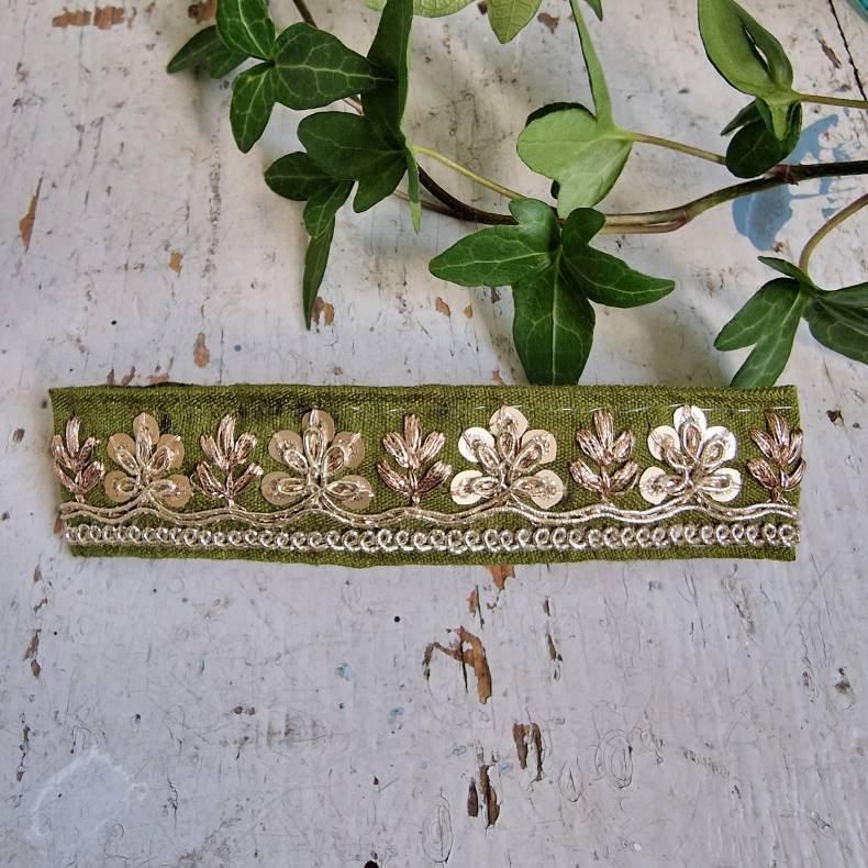 Vissengrn hrpynt med 10 cm spnde No.52