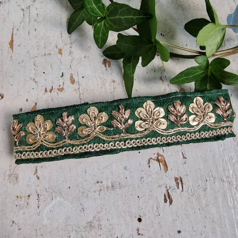 Dybgrn hrpynt med 10 cm spnde No.51