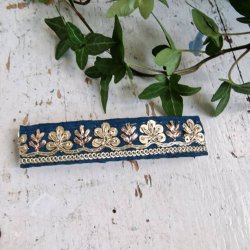 Mrk petrol hrpynt med 10 cm spnde No.49