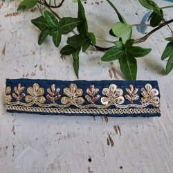 Mrk petrol hrpynt med 10 cm spnde No.49