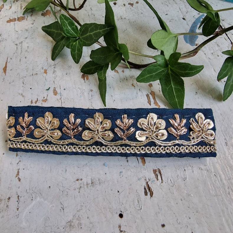 Mrk petrol hrpynt med 10 cm spnde No.49