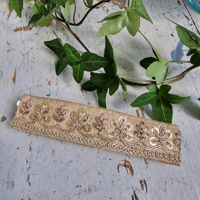 Creme hrpynt med 10 cm spnde No.85