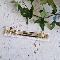 Hvid hrpynt med 10 cm spnde No.87