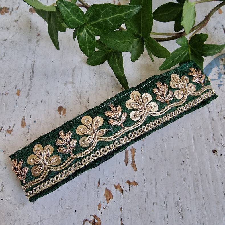 Dybgrn hrpynt med 10 cm spnde No.51