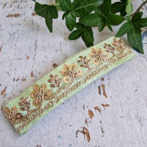 Lysgrn hrpynt med 10 cm spnde No.53