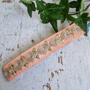 Lys Fersken hrpynt med 10 cm spnde No.24