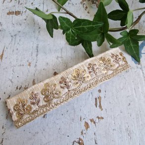 Rhvid hrpynt med 10 cm spnde No.86