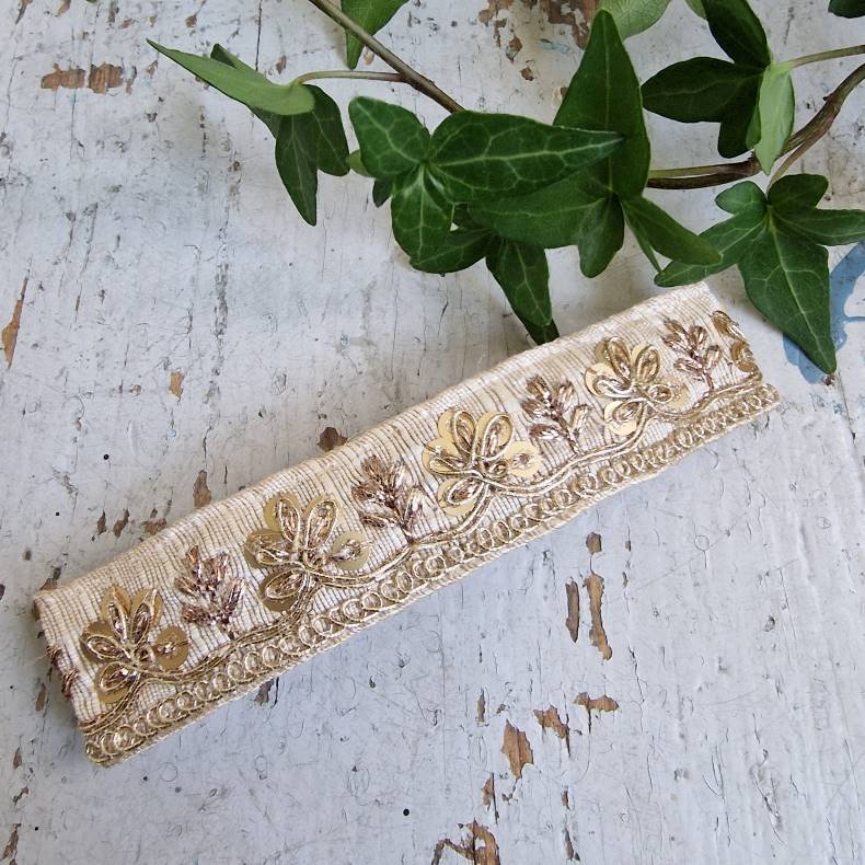 Rhvid hrpynt med 10 cm spnde No.86