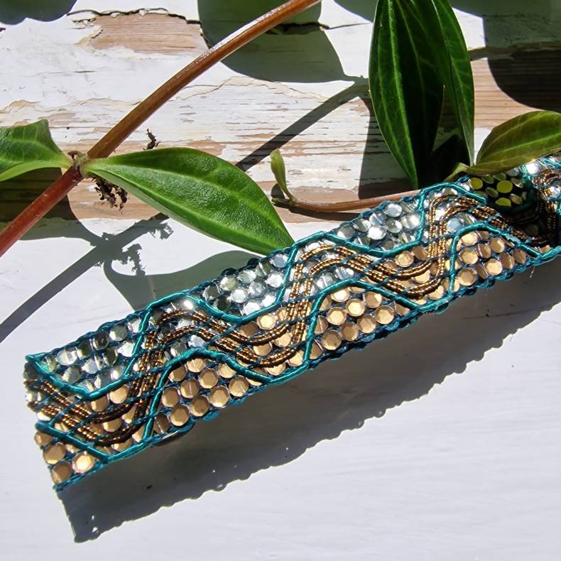 Guld/turkis hrpynt med 10 cm spnde No.42