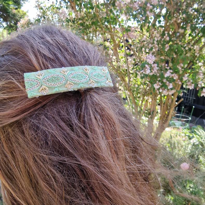 Grn Boho hrpynt med 8 cm spnde