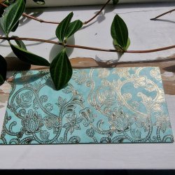 Kuvert Lys turkis med guld mnster