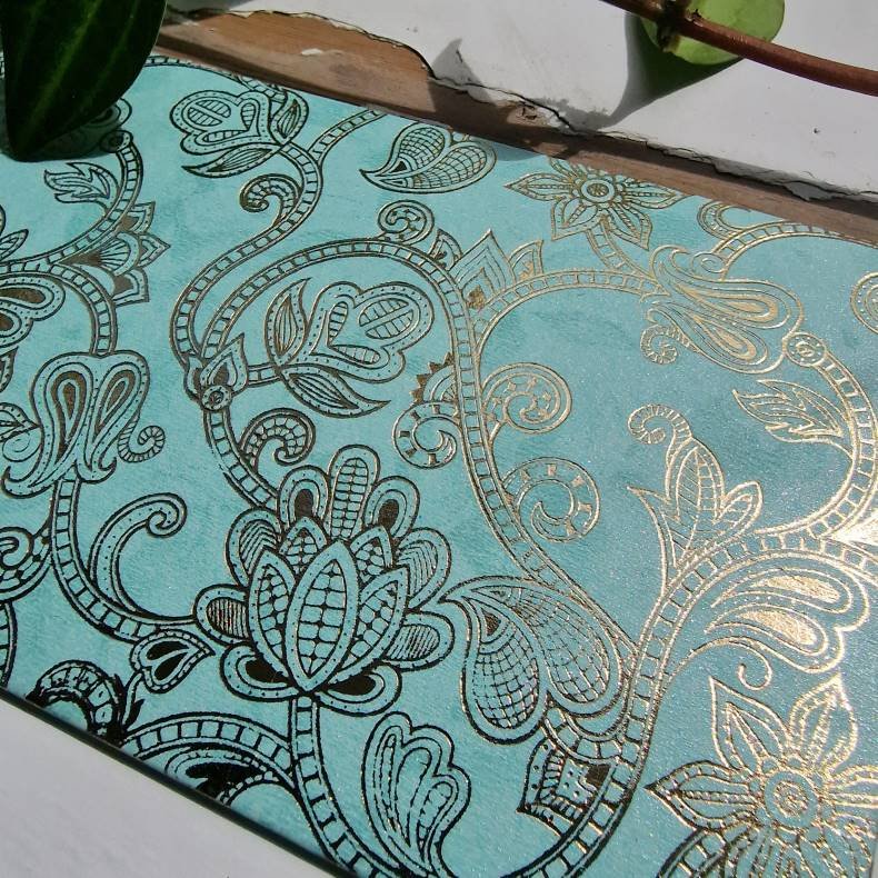 Kuvert Lys turkis med guld mnster