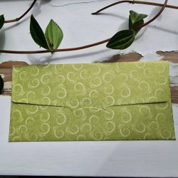 Kuvert lys grn med guld mnster