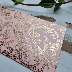 Kuvert lyserd med guld mnster