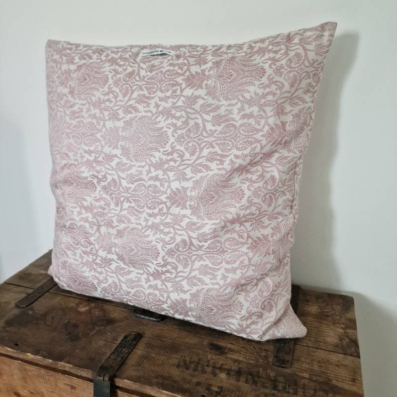 Sart rosa pudebetrk med fint mnster