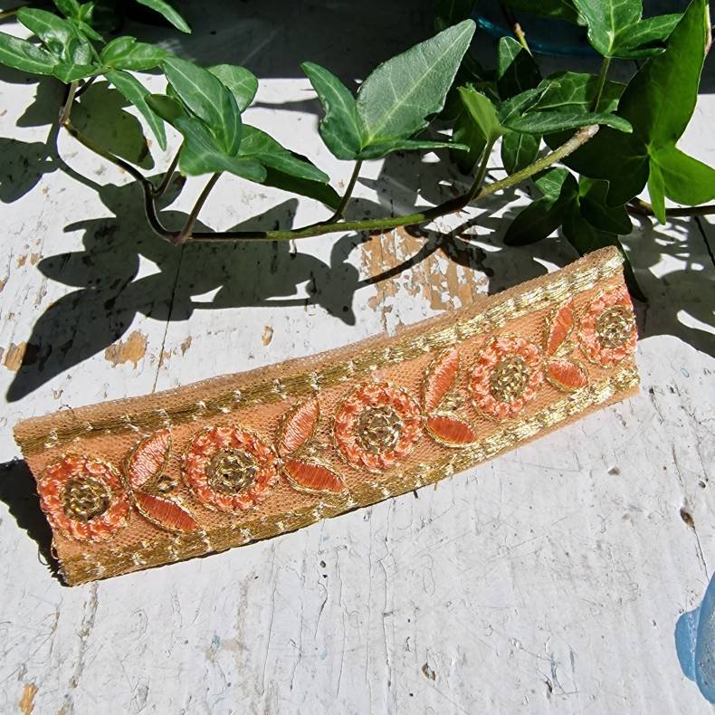 Peach hrpynt med 10 cm spnde No.26