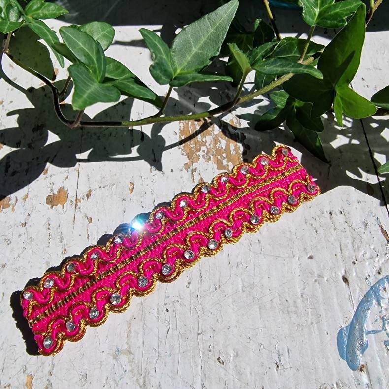 Pink med sten hrpynt med 10 cm spnde No.9