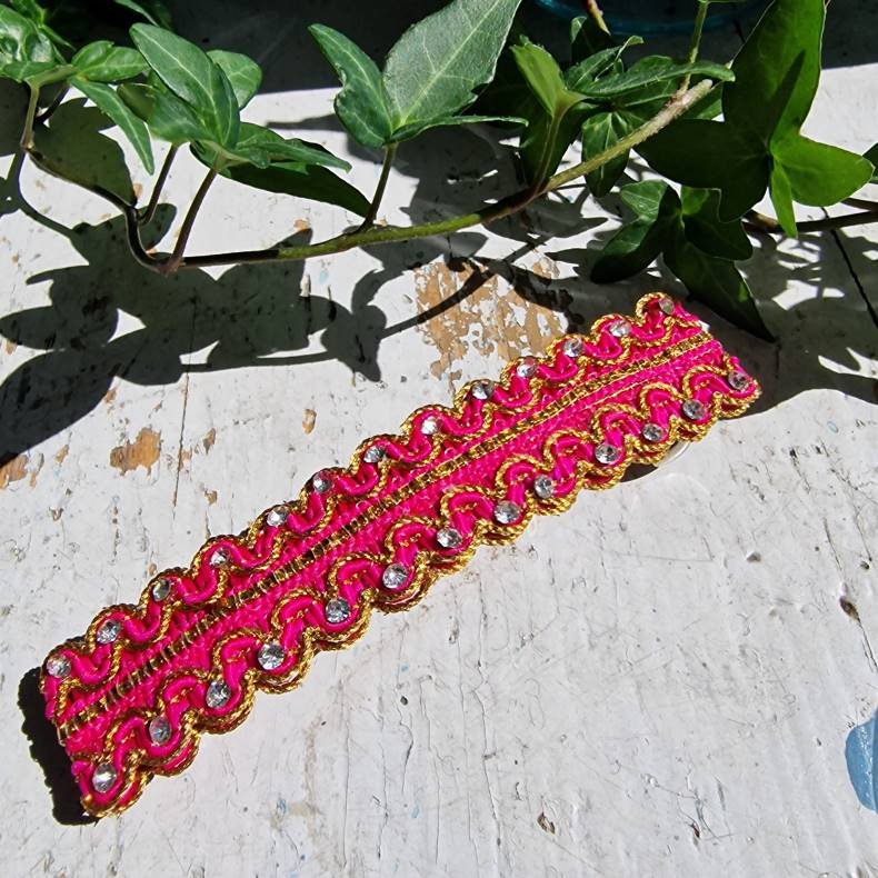 Pink med sten hrpynt med 10 cm spnde No.9