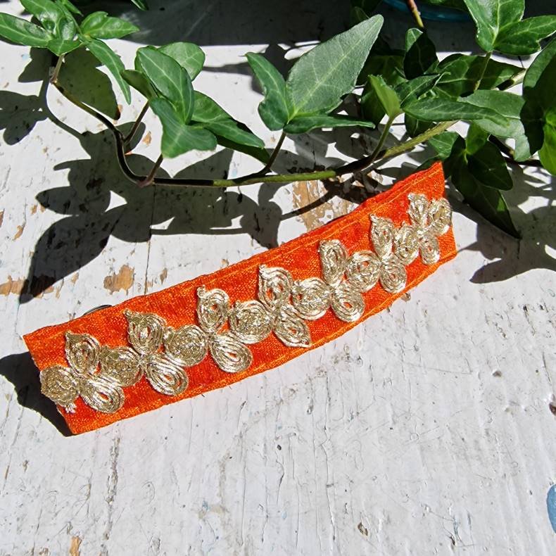 Orange hrpynt med 10 cm spnde No.34