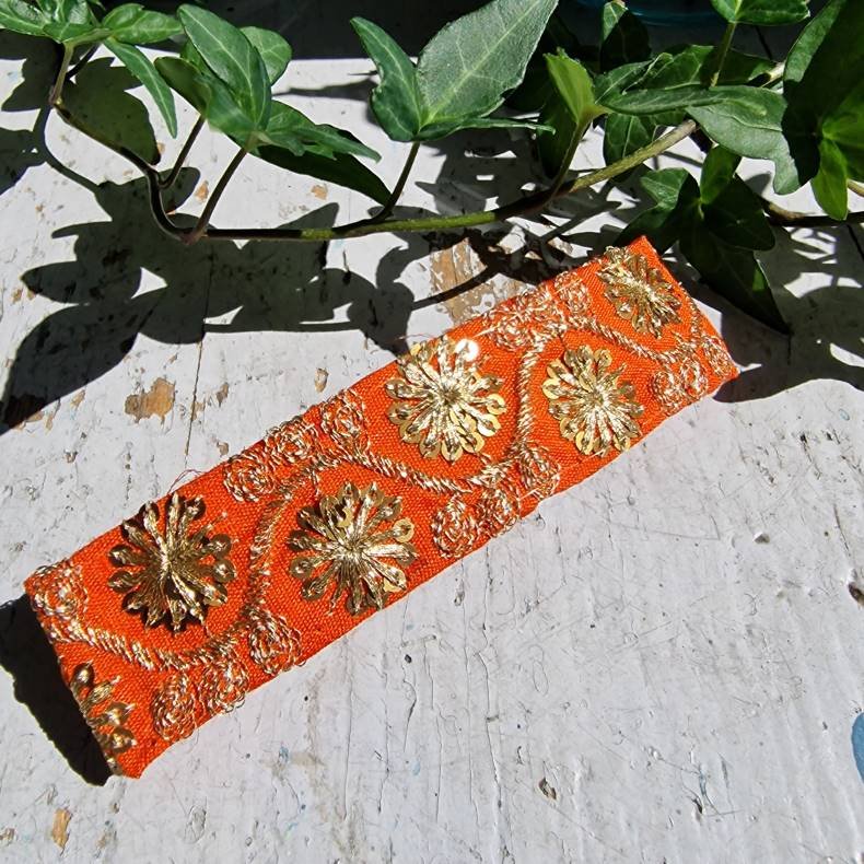  Orange hrpynt med 10 cm spnde No.33