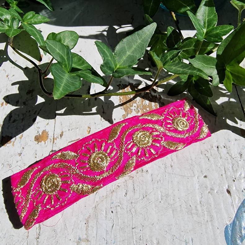 Pink hrpynt med 10 cm spnde No.12