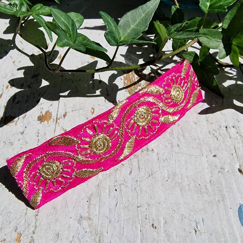 Pink hrpynt med 10 cm spnde No.12