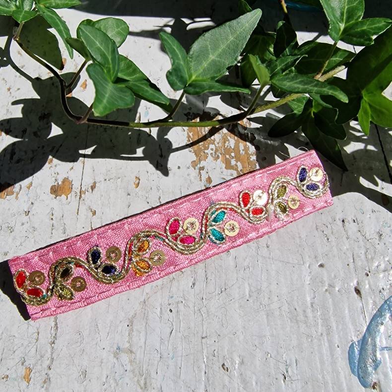 Lyserd hrpynt med 10 cm spnde No.3