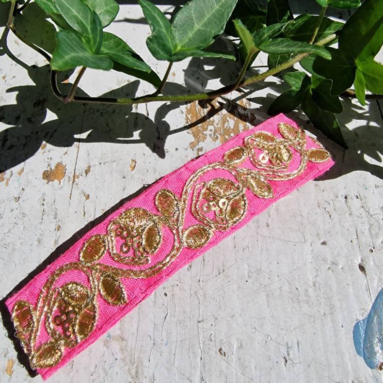 Pink hrpynt med 10 cm spnde No.14