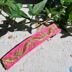 Pink hrpynt med 10 cm spnde No.15