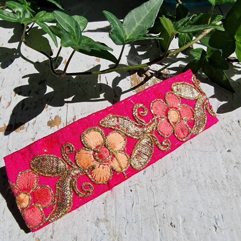 Pink varm hrpynt med 10 cm spnde No.16