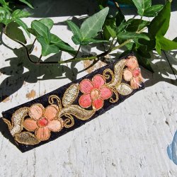 Sort hrpynt med 10 cm spnde No.81