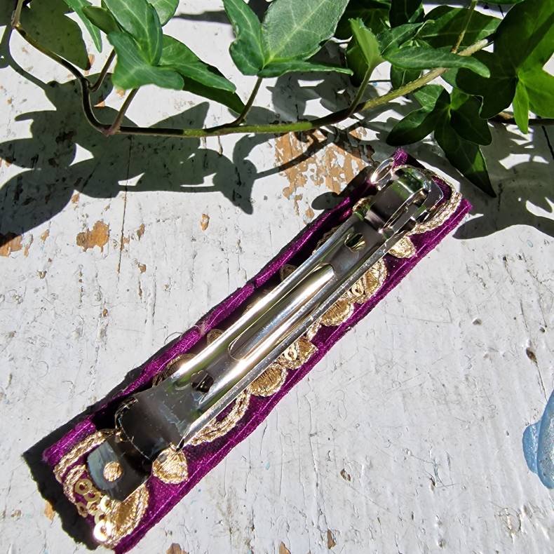 Lilla hrpynt med 10 cm spnde No.71